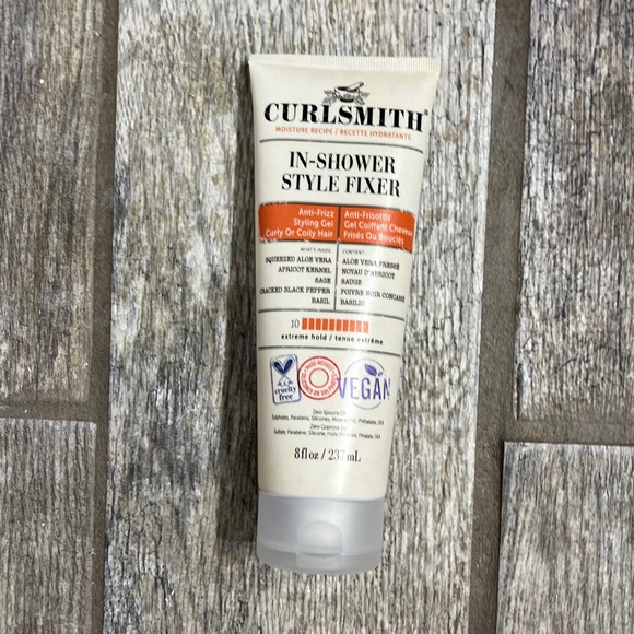 curlsmith Other - Brand new curlsmith in shower fixer